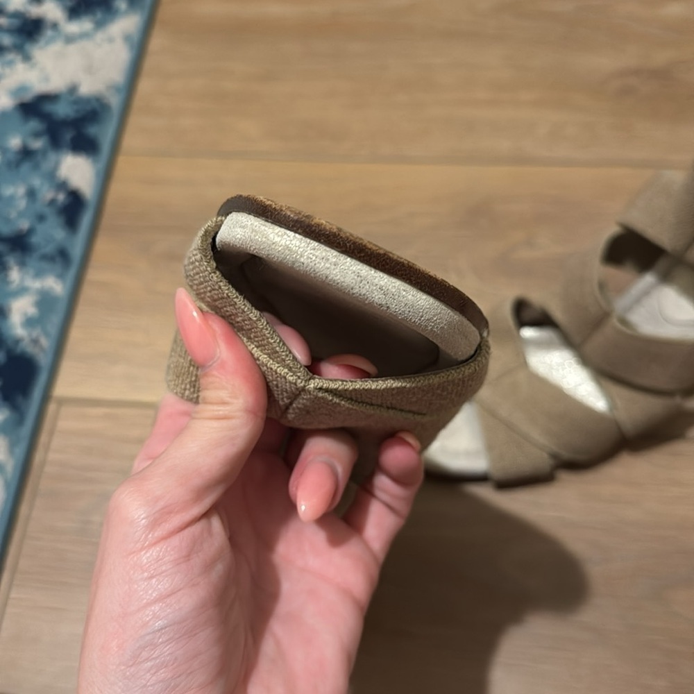 Donald J Pliner LELLE-A Wedge Sandals NWOB - Picture 9 of 12